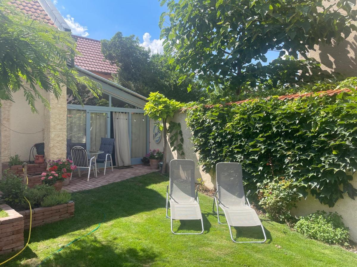 Monpe Apartmanik S Atmosferou * Komarno