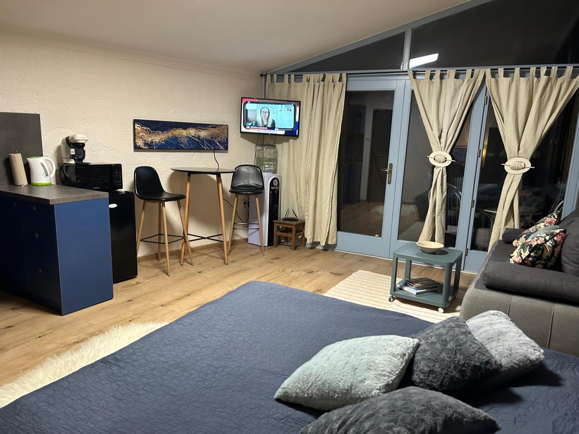 Monpe Apartmanik S Atmosferou * Komarno